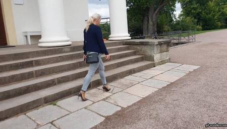 who stole my shoe_ my tights are getting dirty HD mp4 1920x1080