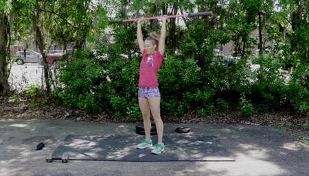 Dirty Sweaty Outdoor Workout – barbell curls, squats and abs 