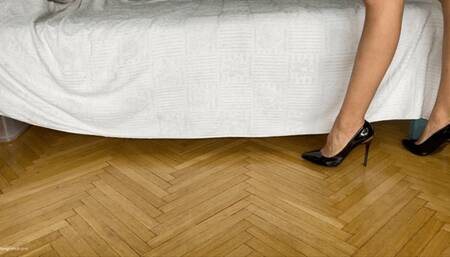 WHO IS UNDER MY BED!? - MP4 Mobile Version