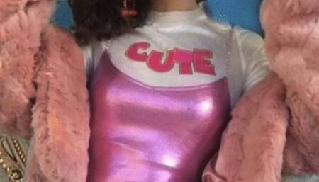 2 minute Trophy Girlfriend