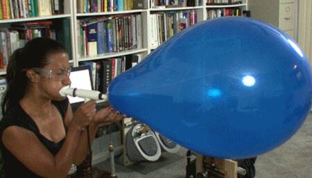 Drea Blows a Q18 inside a Q16 (MP4 - 1080p)