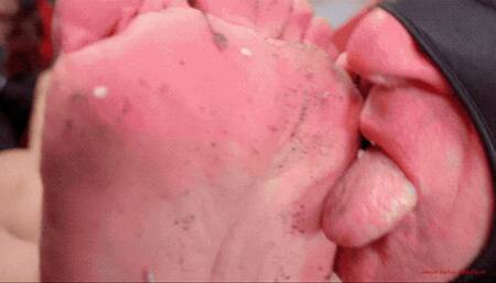 MISTRESS VICTORIA - I KNOW YOU HATE IT, BUT LICK MY FEET!