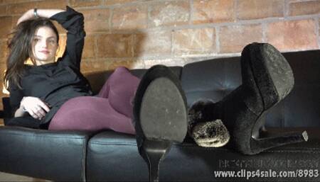 Florence's Smelly Nylon Feet - Full HD 1080p Version