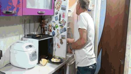 Overeating husband AVI(1280x720)FHD