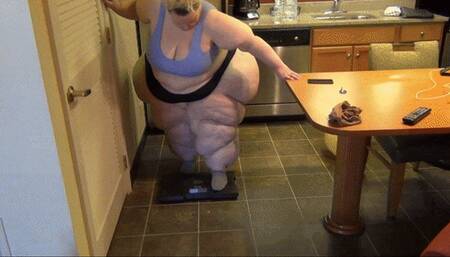 SSBBW Bobbi Jo's Failed Trample & Sofa Sit (wmv)