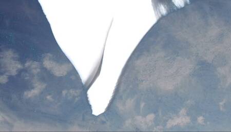 The giantess who devours astronauts