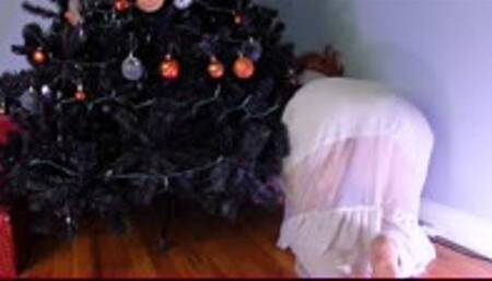 Deanna STUCK Under Xmas Tree WMV 1080