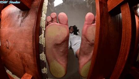 Exotica big fat soles glass crush! PART 2- MP4
