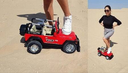 Anastasija 28 - Crushing large SUV WMV