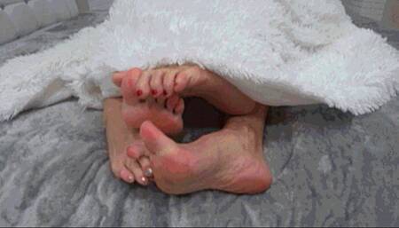 interlocking your fingers with another girl d