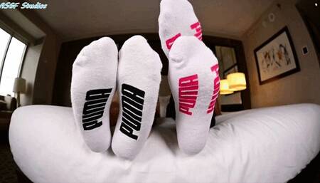 K and friend sexy sock soles - MP4