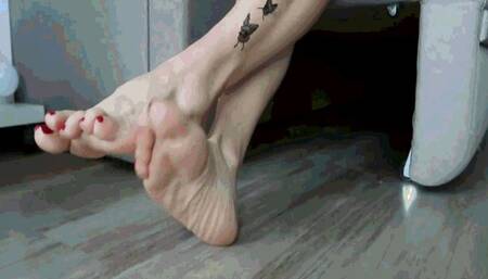 Sexy feet 16 MP4(1280x720)FHD