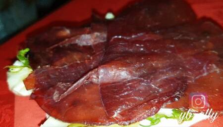 Amazing chewing rich sandwich