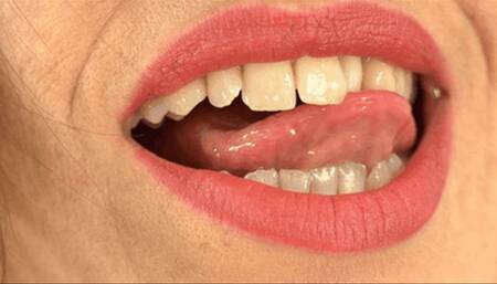 Weak for my sexy sharp teeth (small version)