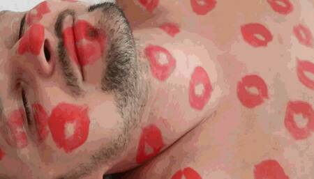 These lipstick kisses are priceless   MP4(1920*1080)HD