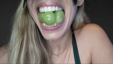 Grapes and Raspberries Teeth Pop