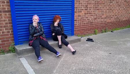 2148 Amber and Roxie in SMOKEBREAK blue Shutter