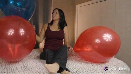 Balloon Playing & Popping Shorts - Kylie Jacobs - MP4 1080p HD