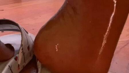 NJ Americana Student’s Oily, Juicy, Wrinkled Soles From Behind While Sitting