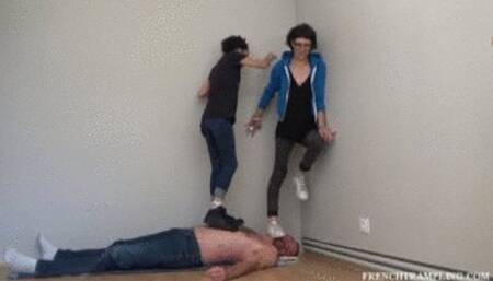 2181 Sneakers trampling with Melanie Nathalie