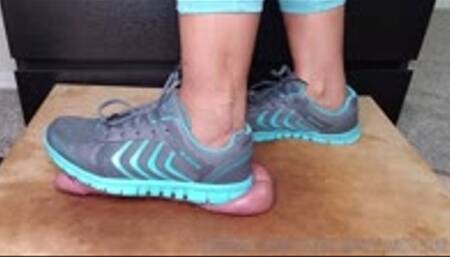 AFTER JOG BALL TRAMPLING FUN