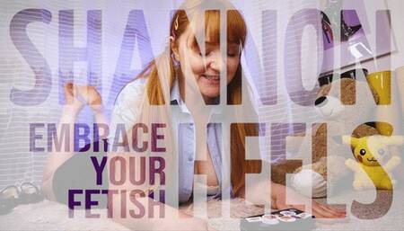 GIANTESS BRAT PLAYS WITH HER TiNiES