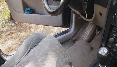 Driving in Sandals Above the Pedals and Side View WMW