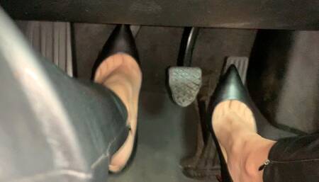 NEW Pedal Pumping & Driving in Louboutin Kate100 Leather Court Shoes with Stiletto Heels & Leather Soles