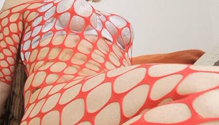 TS foot fetish! XXX-RATED tranny with big feet and big cock