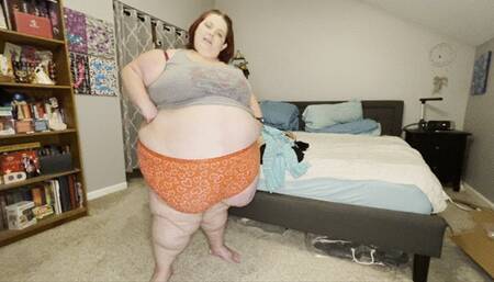 Celia Tries on New Bras and Pants