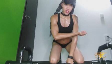 Ali - I bet you won t keep up with me (100 Xtreme PushUps)