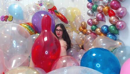 Lena Squeeze Pops Balloons HD (1920x1080)