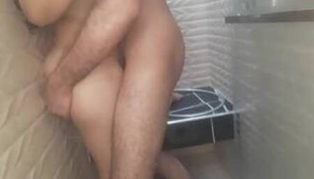 MyBabySitters - Une jeune babysitter baise le père مغربية تتحوا مع إماراتي في أوتيل بأكادير