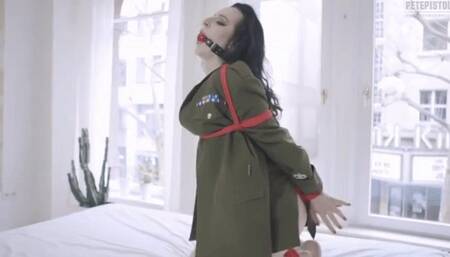 Quinn Linden British Spy (Mobile)