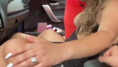 DOGGING IN A PUBLIC PLACE WITH MY HOTWIFE , SHE DOES A HOT BLOWJOB TO A STRANGER - CUCKOLD POV