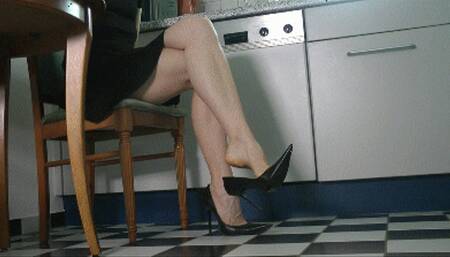 HotArchesSexyShoeplay (MP4)