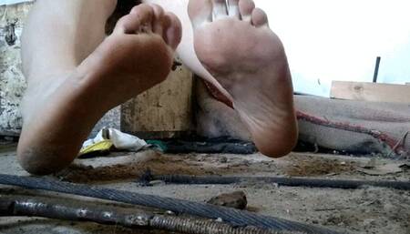 dirty bare feet mpg