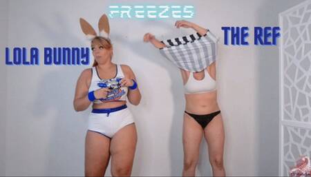 Lola Freezes The Ref (wmv)