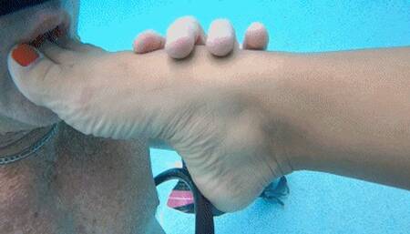 Sucking her toes made her horny (Full Video)