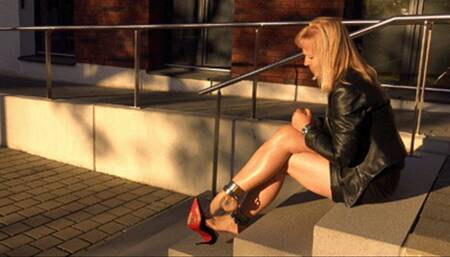 NEELE - Ankle Cuffs And Chains On Tour - Part1 - Loubotin SoKate 1920x1080