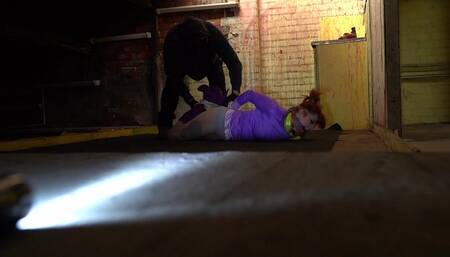 2245 Amber in Daphne Investigates