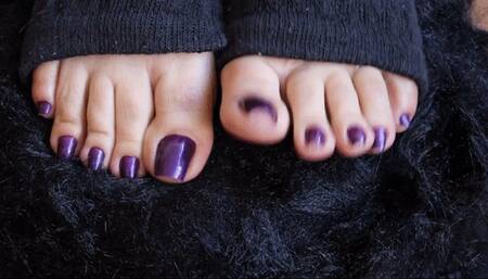 Dolce Amaran finishing her halloween pedicure showing her delicious toes and fingers FOR MOBILE DEVICES - BBW - BAREFOOT - TOENAILS - FINGERNAILS - TOES - NAILS - POLISHNAIL -