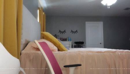 LACTATION - MomMys Milk Watching me pump