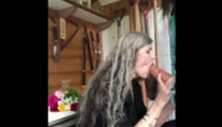 Bigfoot Was A Sexy Beast! ???? Sexy Mature Sucks & Fucks A Fan!????