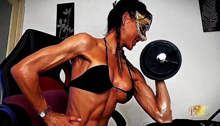 Goddess Lola - Biceps Under Pressure