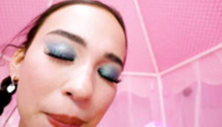 INSERTED Dakota Tyler tries a cock