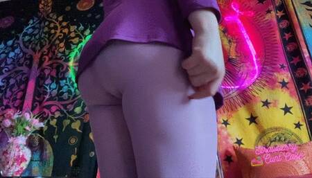 Pissing in Pantyhose and Playing with Toys