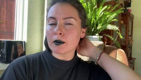 plump black lips mpg 1080