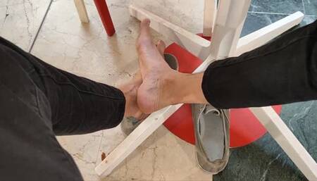 senza scarpe e sentire il fresco sui piedi!