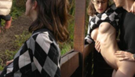 Petite horny teen fucked in public park - Almost caught! - Outdoor amateur sex